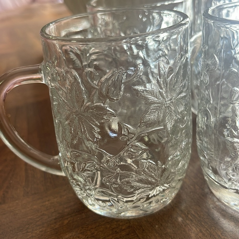 Vintage Princess House Crystal Fantasia Set of 4 Mugs Cups Poinsettia Print
